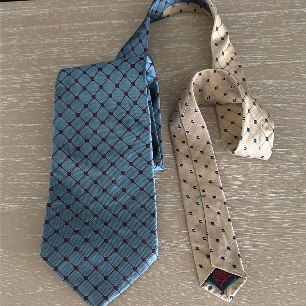 Tommy Hilfiger Geometric 100% Silk Neck Tie